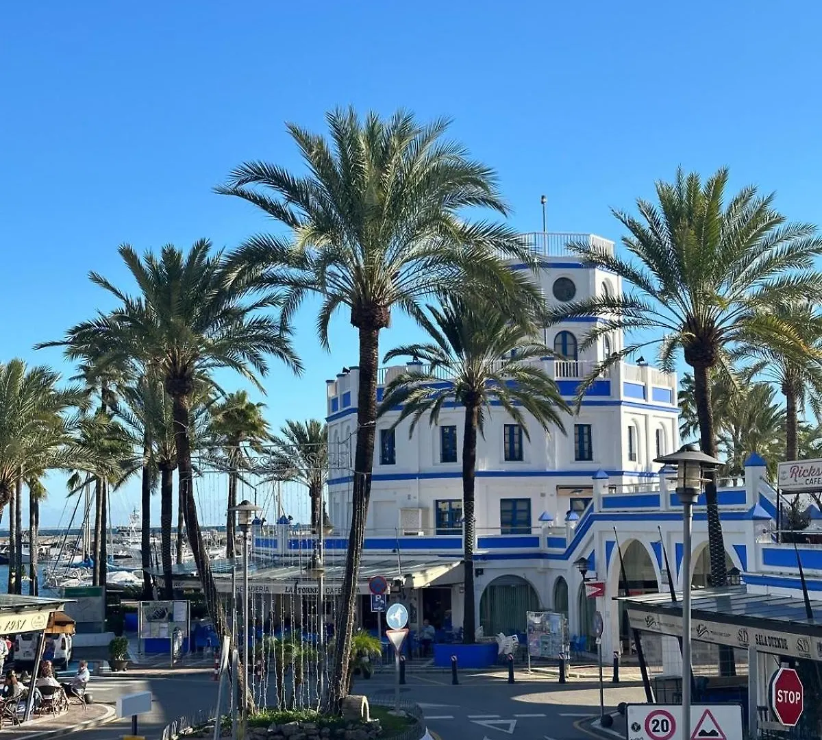Costa Galera Apartamento Con Piscinas Jardin Y Un Bano Cercano A La Playa Estepona